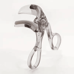 Portable wide-angle eyelash curler with built-in comb - suitable for all eye shapes, easy to use, battery-free, ideal for beginners